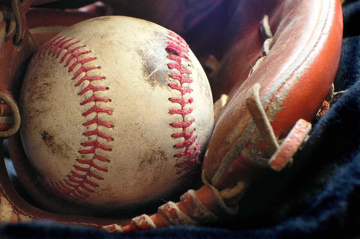 Baseball sitting in baseball glove - The 5 Best Toddler Baseball Gloves